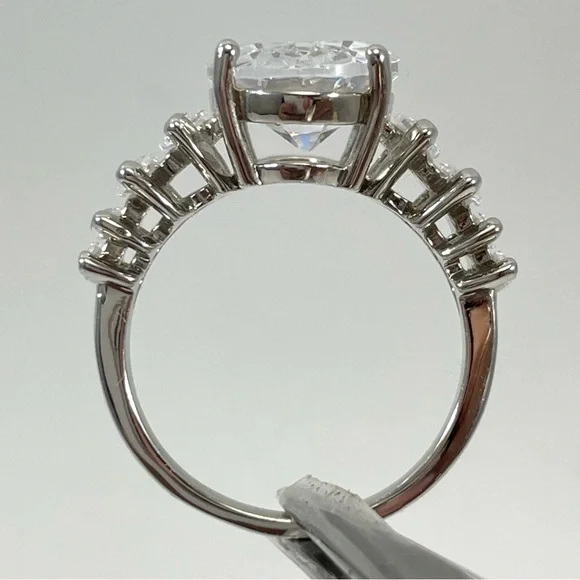 Rings Engagement Women’s Jewelry Oval Cut White Diamond CZ Silver Plated